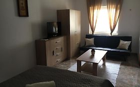 Nana Apartmanhaz